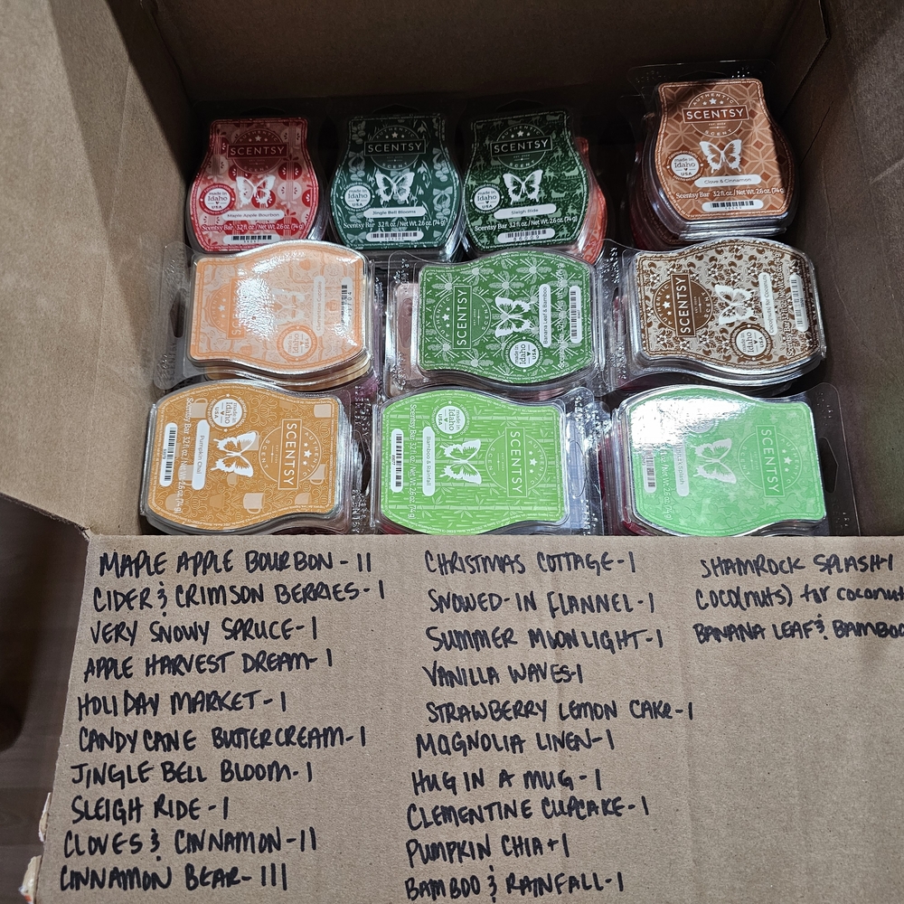 Scentsy Wax Melts Assortment - Red, Green, Orange, Brown